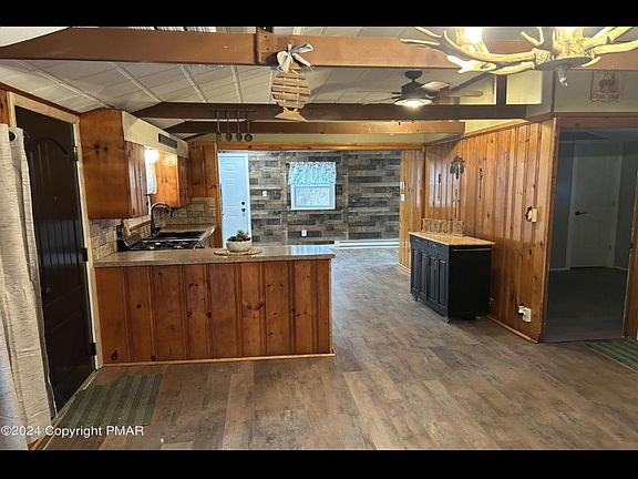 3rd image of 184 Outer Dr