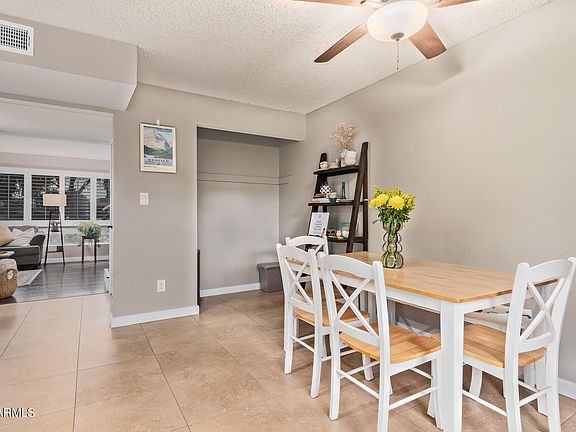 4th image of 2221 W FARMDALE Avenue #6