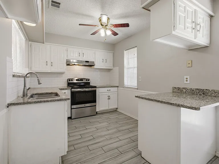 7306 Ridgeview Dr — Photo 8