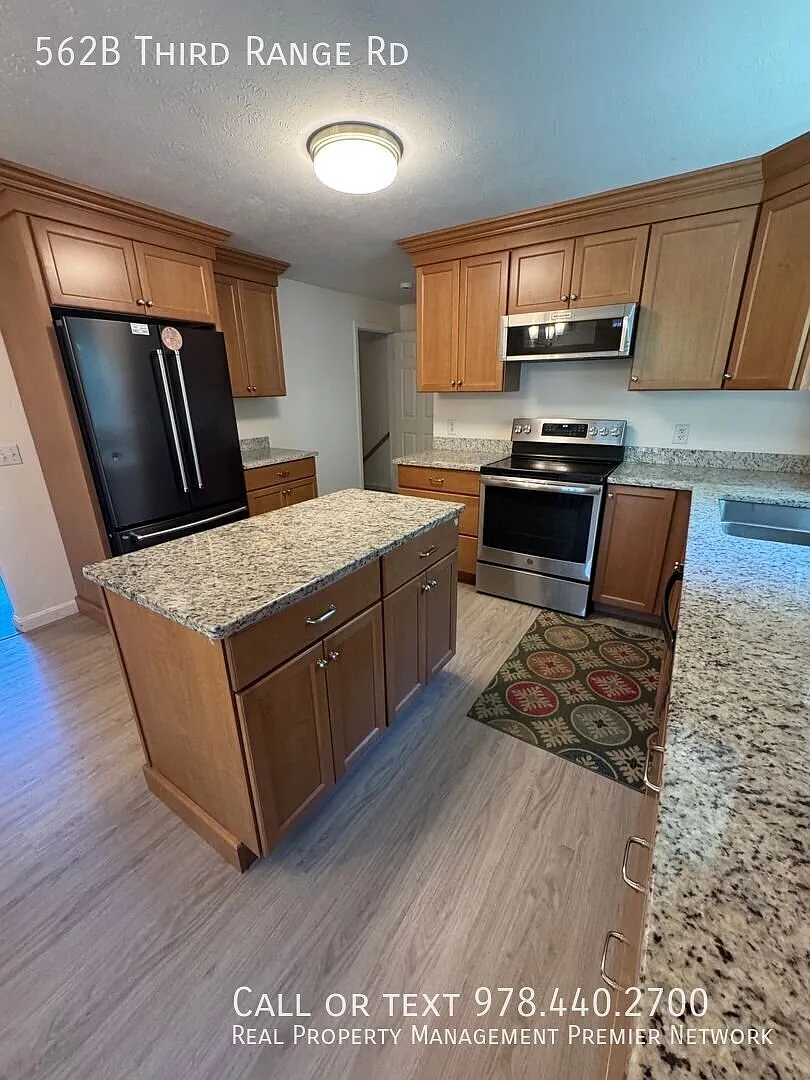 2 Bedroom in Pembroke — Photo 4
