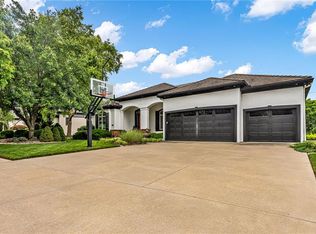 2421 NE Lake Breeze Dr, Lees Summit, MO 64086