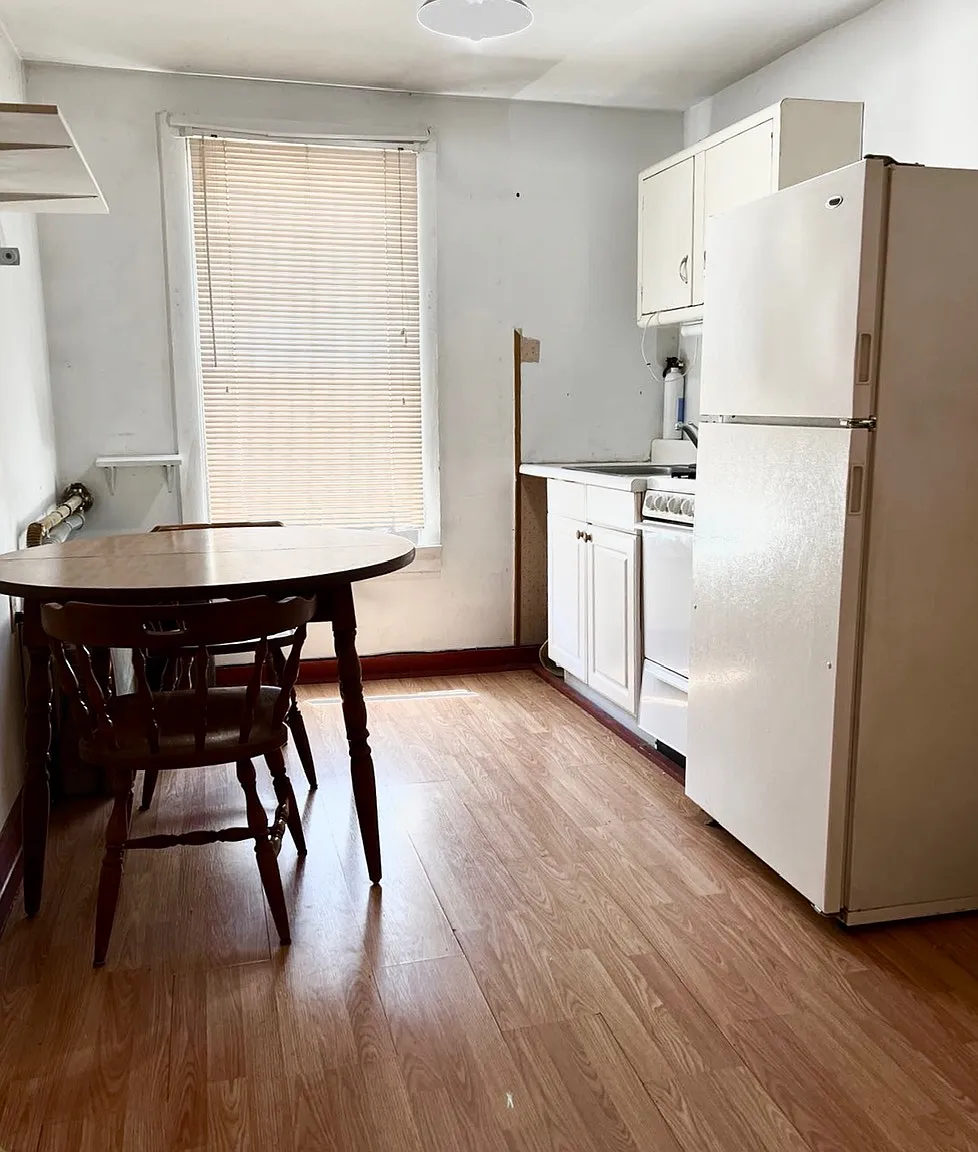 Studio, $1,300 — Photo 2