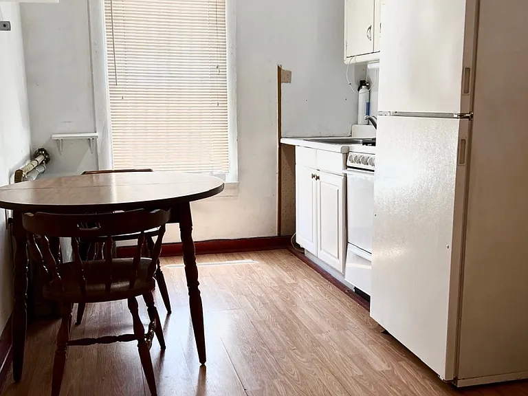 102 Plate Rd #B — Photo 2