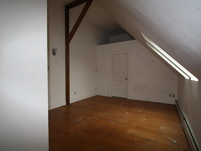 737 East Ave #11 — Photo 4