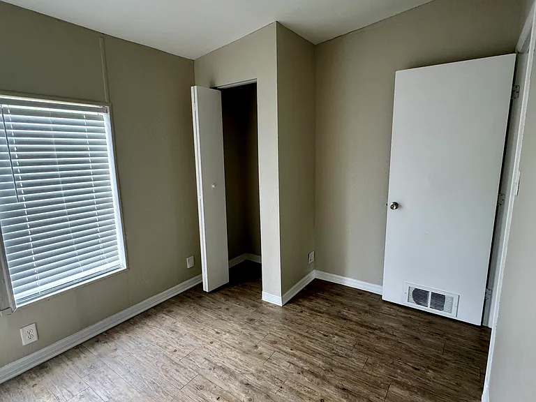 7616 Coach Park Dr — Photo 18