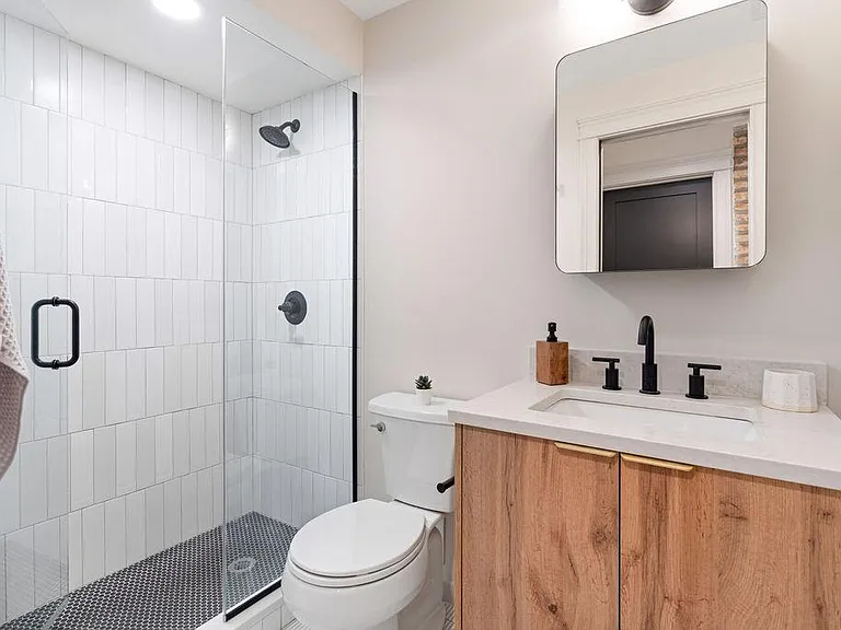 2046 W Augusta Blvd #G — Photo 13