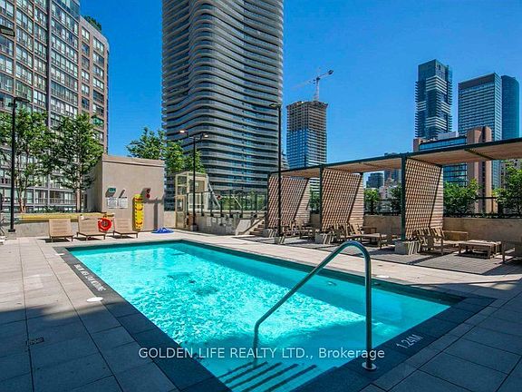 2nd image of 955 Bay St #1614