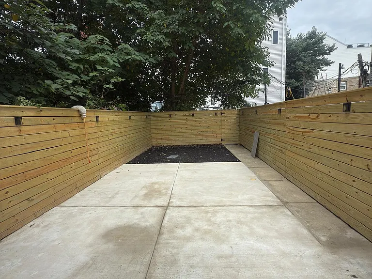 1613 N Bailey St — Photo 26