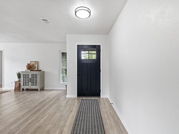 3rd image of 526 Village Dr