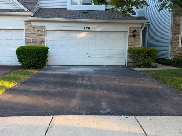4791 Amber Cir, Hoffman Estates, IL 60192