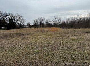 13 Southwest St, Wagoner, OK 74467