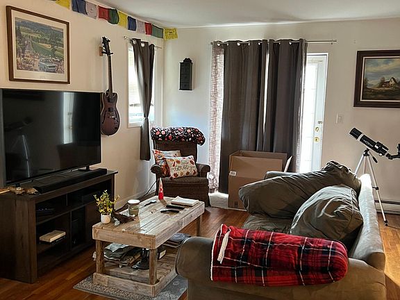 2nd image of 1858 Livingston St APT A