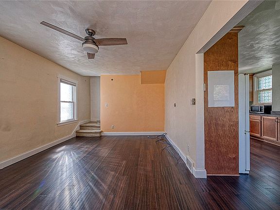 2nd image of 1216 Pillow Ave