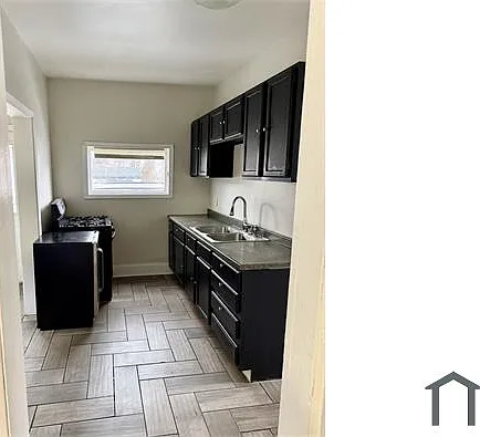 3 bed, $2,442 — Photo 3