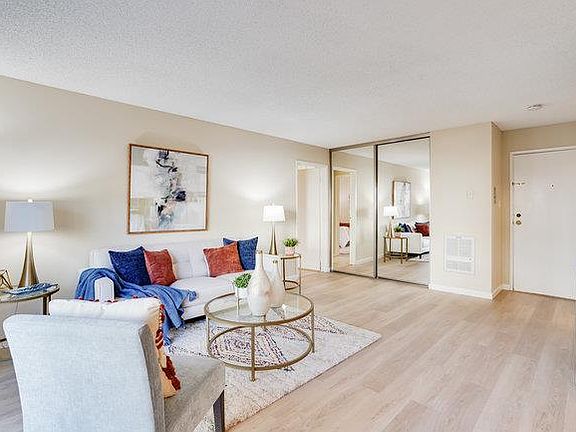 3rd image of 819 N Humboldt St APT 205