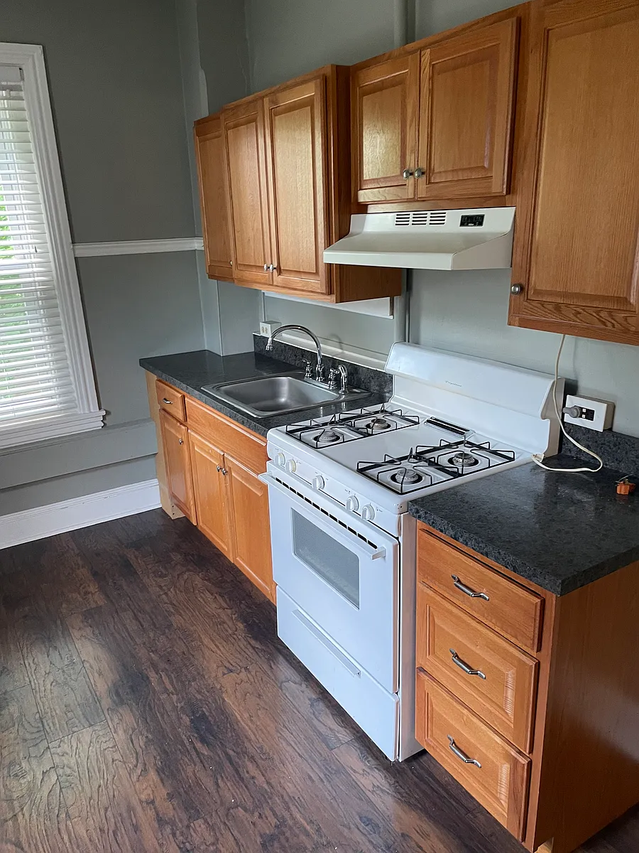 Building Photo - 637 Terrace Ave #2