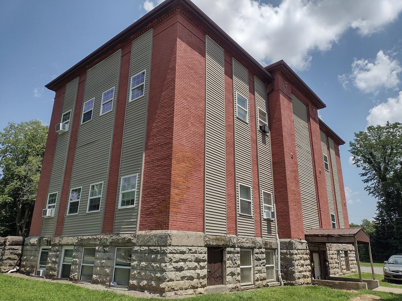 400 West St 1, Bellefontaine, OH 43311 Zillow