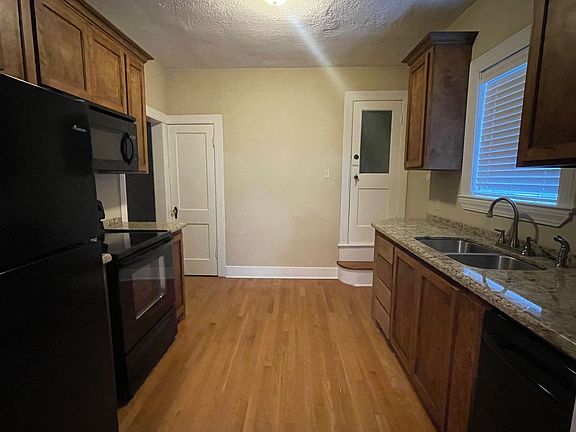 5th image of 224 Park Ave APT H