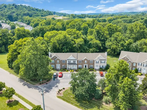 103 Newport Meadows Cir, Thompsons Station, TN 37179