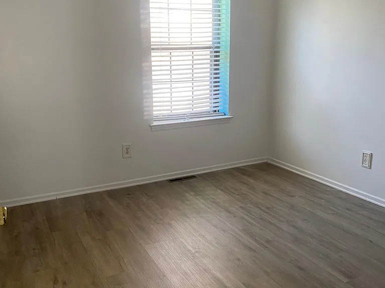 1404 Weatherstone Dr — Photo 14