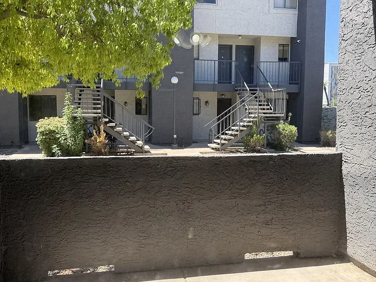 1215 E Lemon St #105 — Photo 5