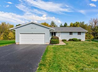 1084 Holiday Dr, Sandwich, IL 60548