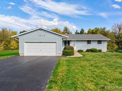 1084 Holiday Dr, Sandwich, IL, 60548