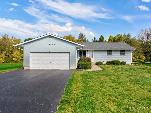 1084 Holiday Dr, Sandwich, IL 60548