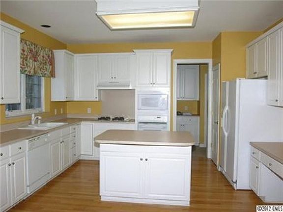 5th image of 5533 McChesney Dr