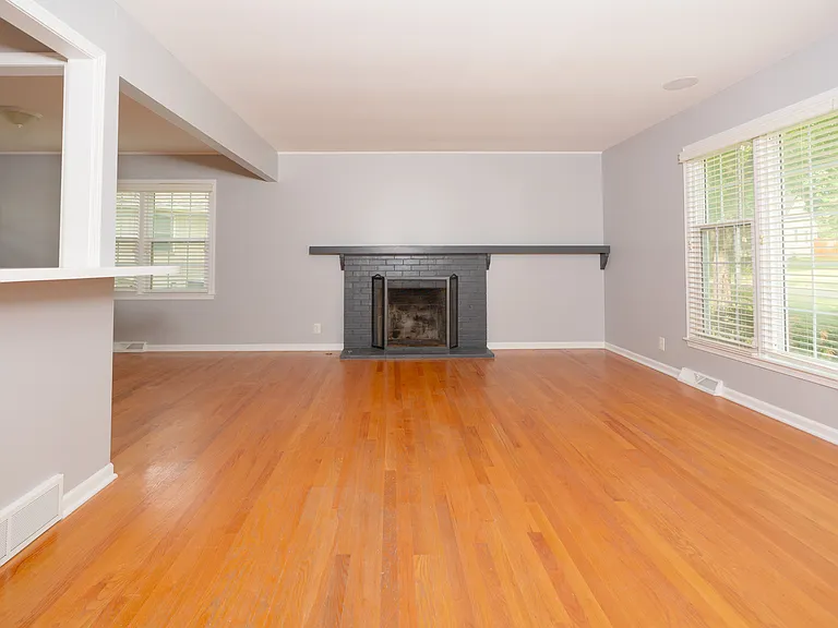 9300 Outlook Dr — Photo 7