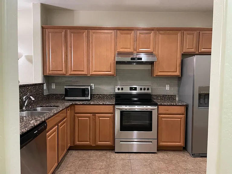 7419 W Glass Ln — Photo 10