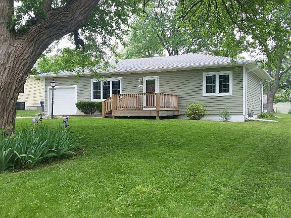 3rd image of 155 Hunt St