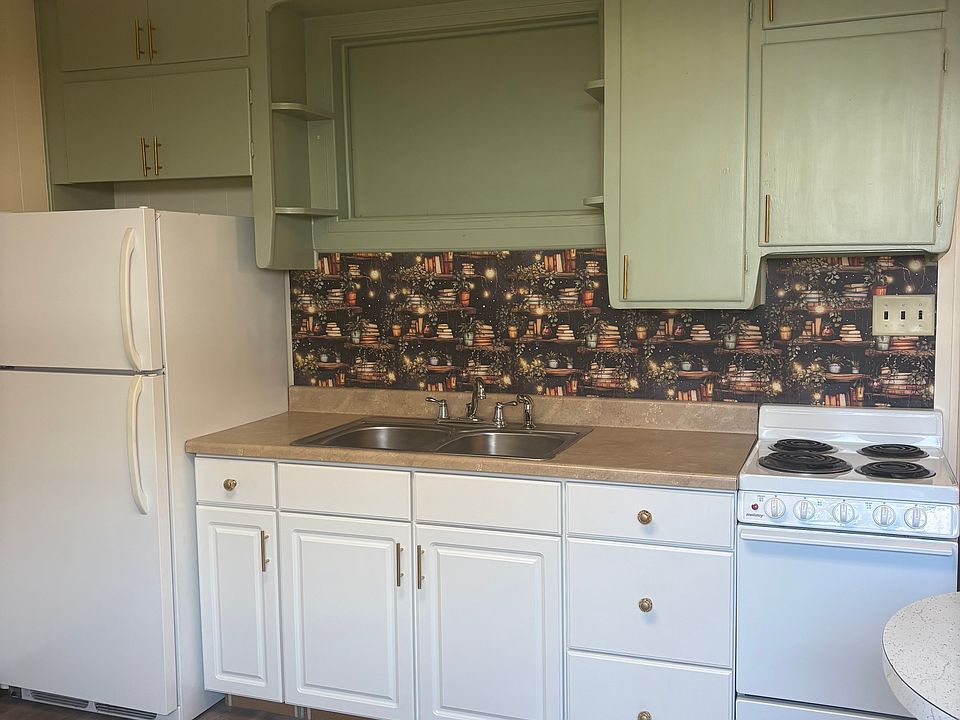 1st image of 31 N Main St #3
