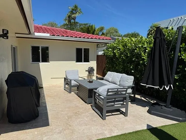 632 SW 8th Ave — Photo 9