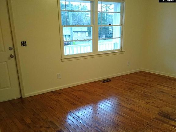 5th image of 3817 Woodbury Dr