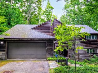 4710 Hilltop Rd, Erie, PA 16509