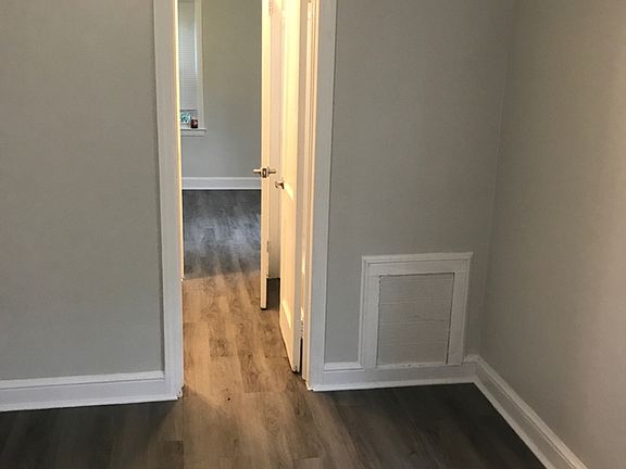 4th image of 520 Farley Ave