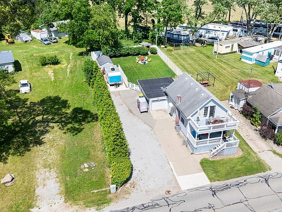 3rd image of 2320 W Orland Rd