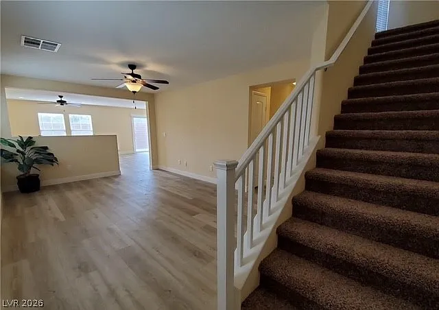 3 bed, 2.5 bath, 1852 sqft, $2,050 — Photo 2