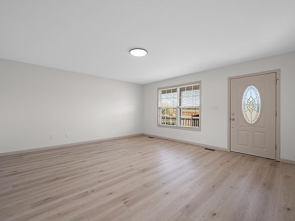 3rd image of 180 Fincher Rd