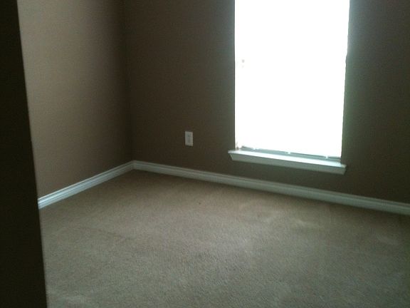 5th image of 23681 Whitehall Ave