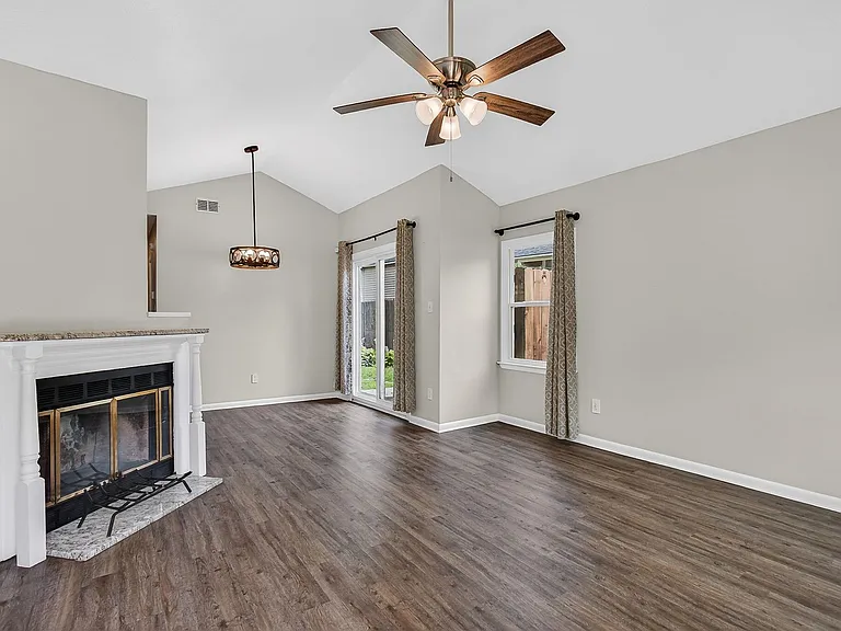 123 Basswood Ct — Photo 5