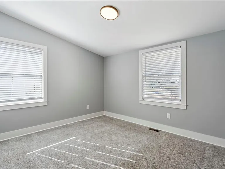 3258 Highland Dr SE — Photo 32