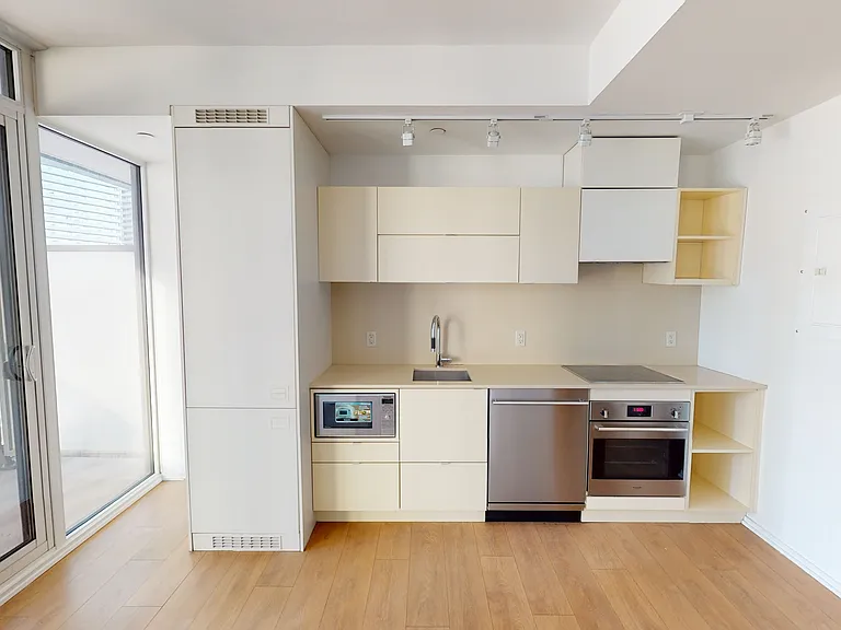 125 Peter St #1212 — Photo 8