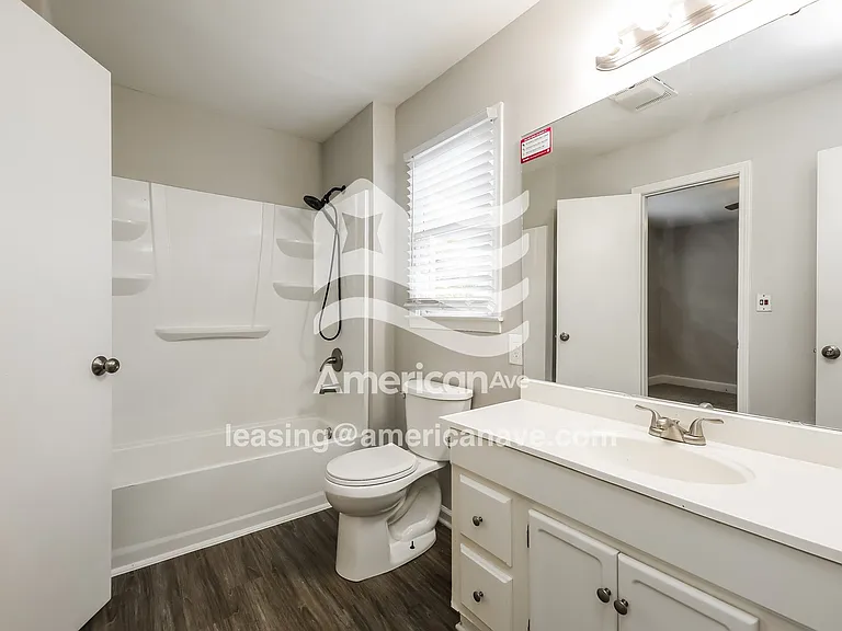 561129_011_main_bathroom_13845122.jpg