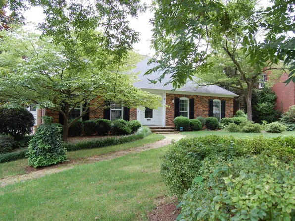 2701 Picardy Pl, Charlotte, NC 28209