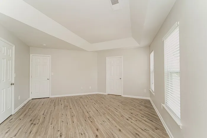 8114 Bald Ridge Dr — Photo 2