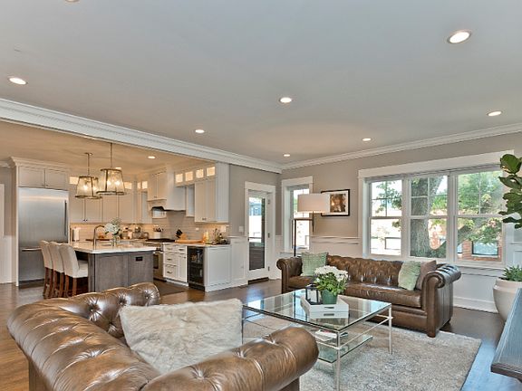 2nd image of 4753 N Hamilton Ave #1