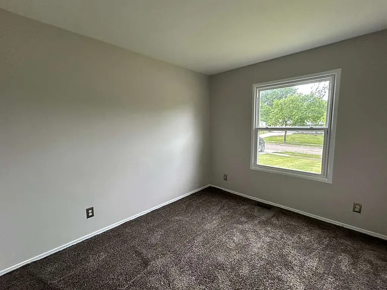 23345 Comstock Rd — Photo 12