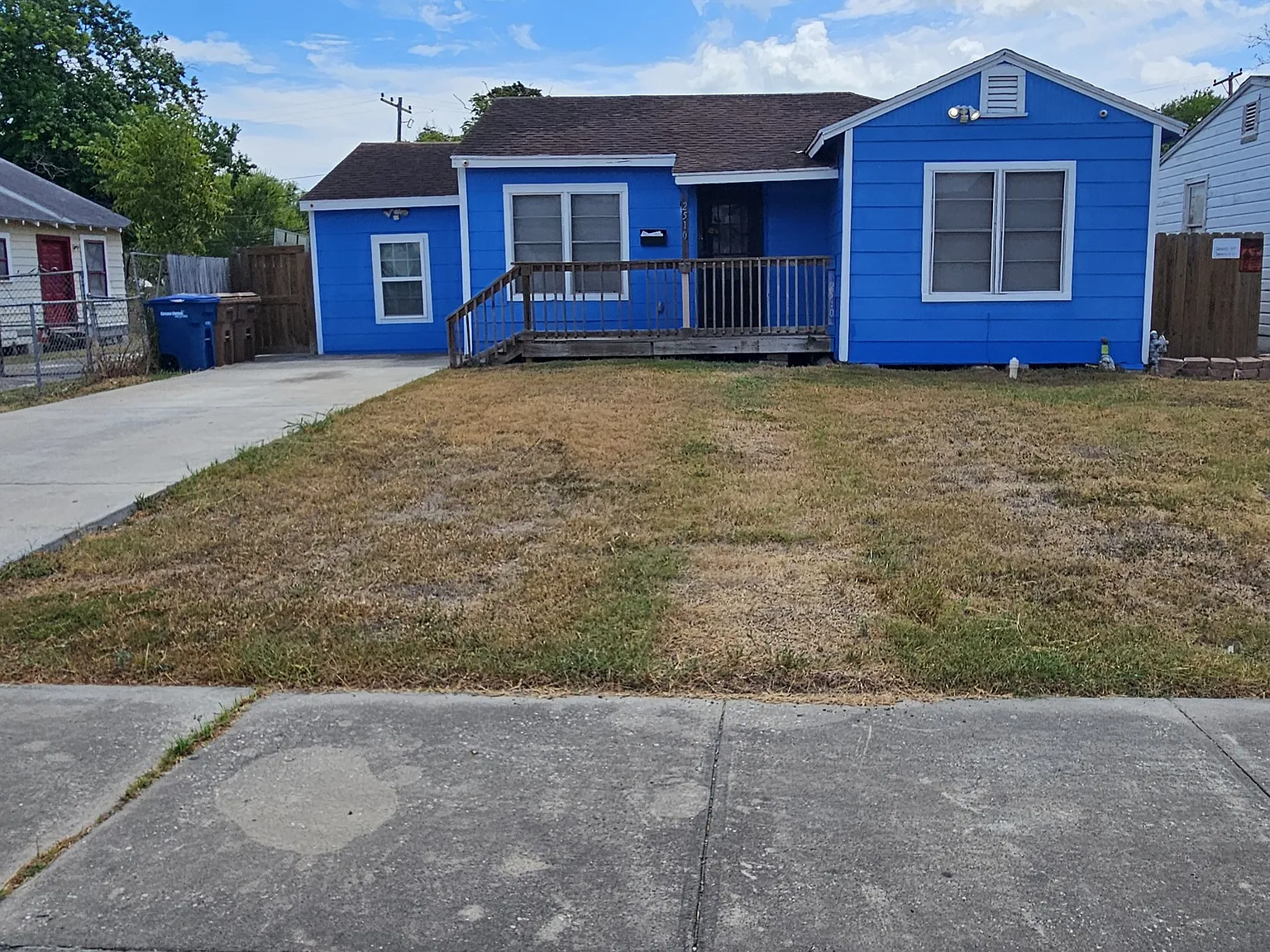 3 bed, 1000 sqft, $1,800 — Photo 1